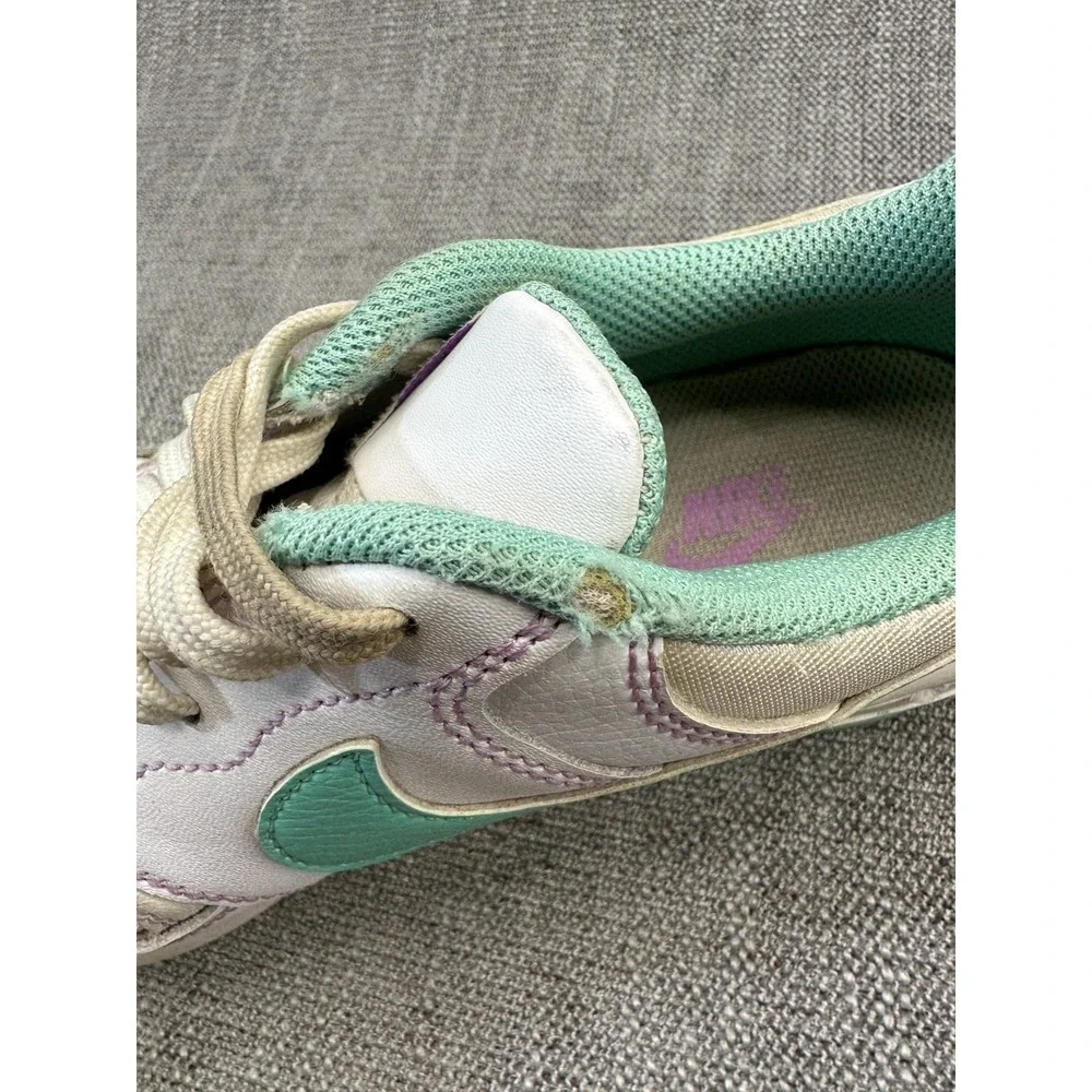 Nike Gamma Force FN7109-100 Womens 7.5 Athletic Shoes White Emerald Rise Sneaker